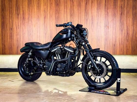 HARLEY-DAVIDSON SPORTSTER XL 883 R HARLEY-DAVIDSON SPORTSTER XL 883 R